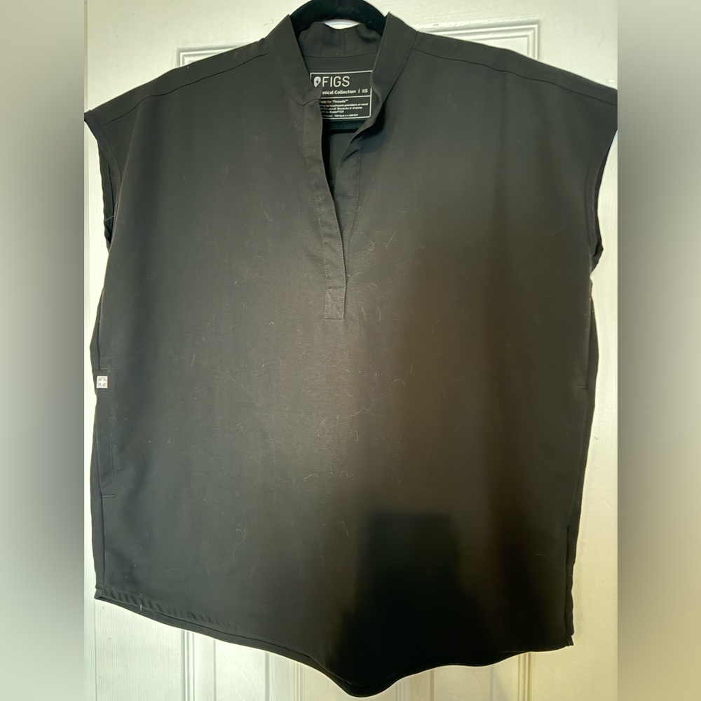 Figs black Rafaela scrub top. XS 🖤